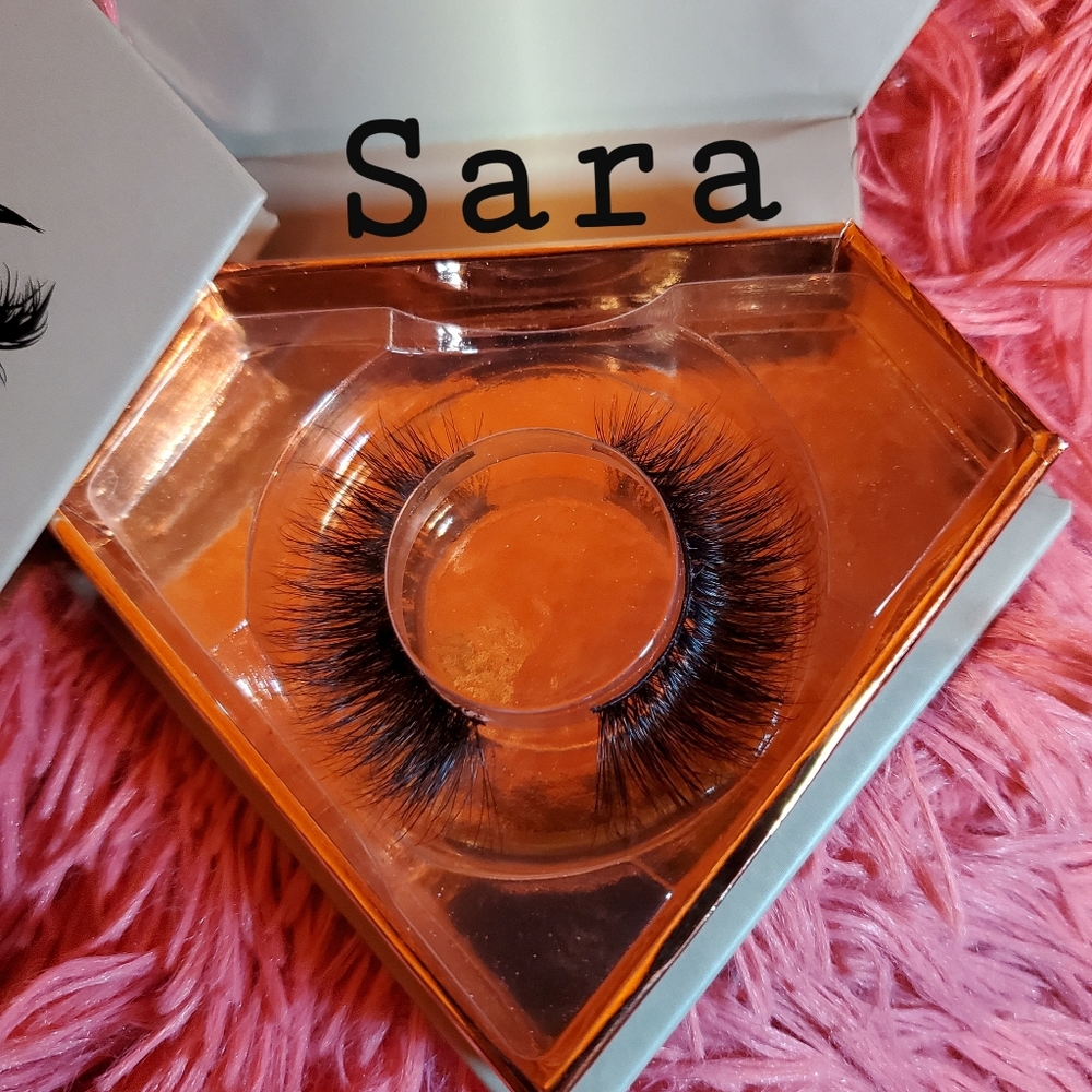 Lashes - Picture 3 of 3